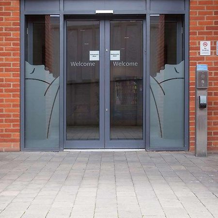 Travelodge High Wycombe Central Buitenkant foto