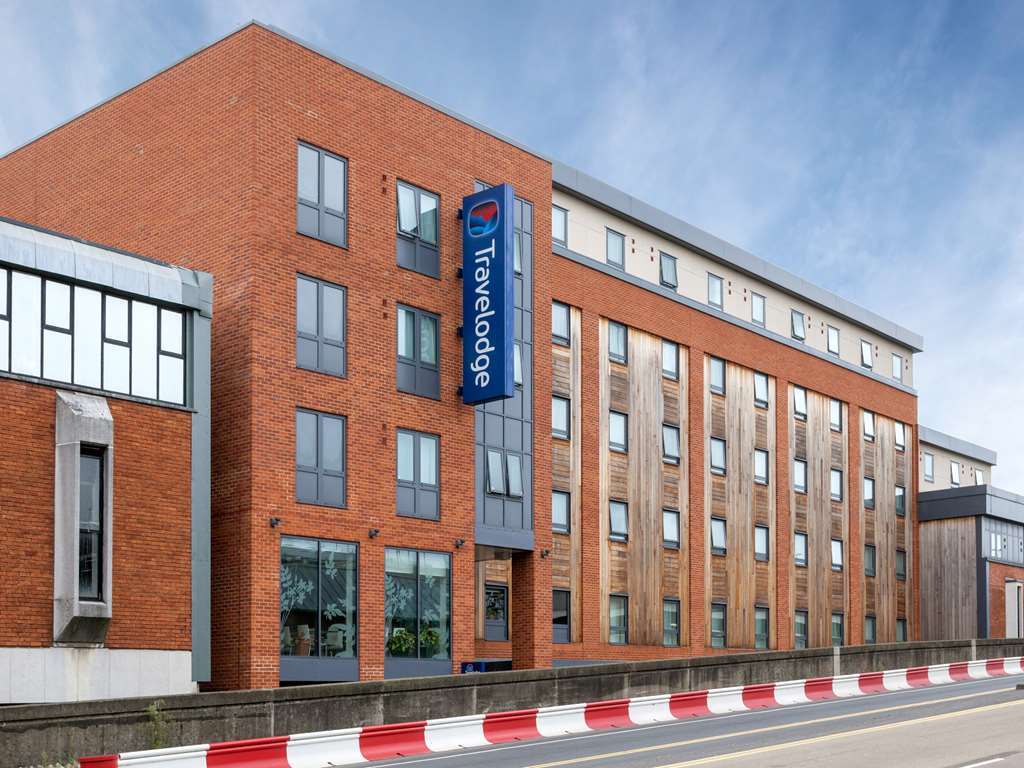 Travelodge High Wycombe Central Buitenkant foto